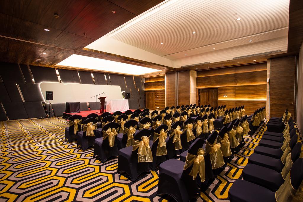 Hotel Ciputra Cibubur Managed By Swiss-Belhotel International Zewnętrze zdjęcie