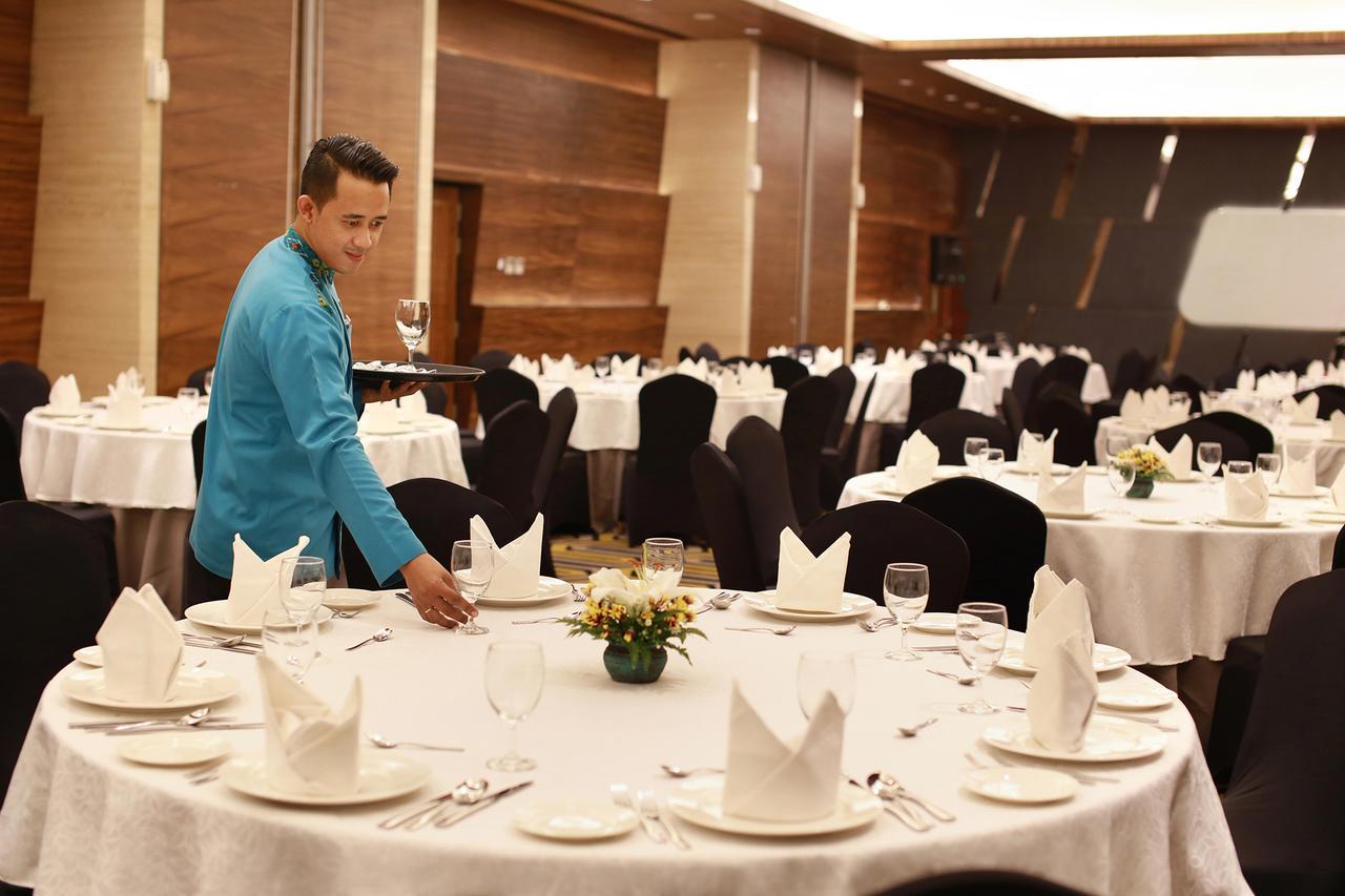 Hotel Ciputra Cibubur Managed By Swiss-Belhotel International Zewnętrze zdjęcie