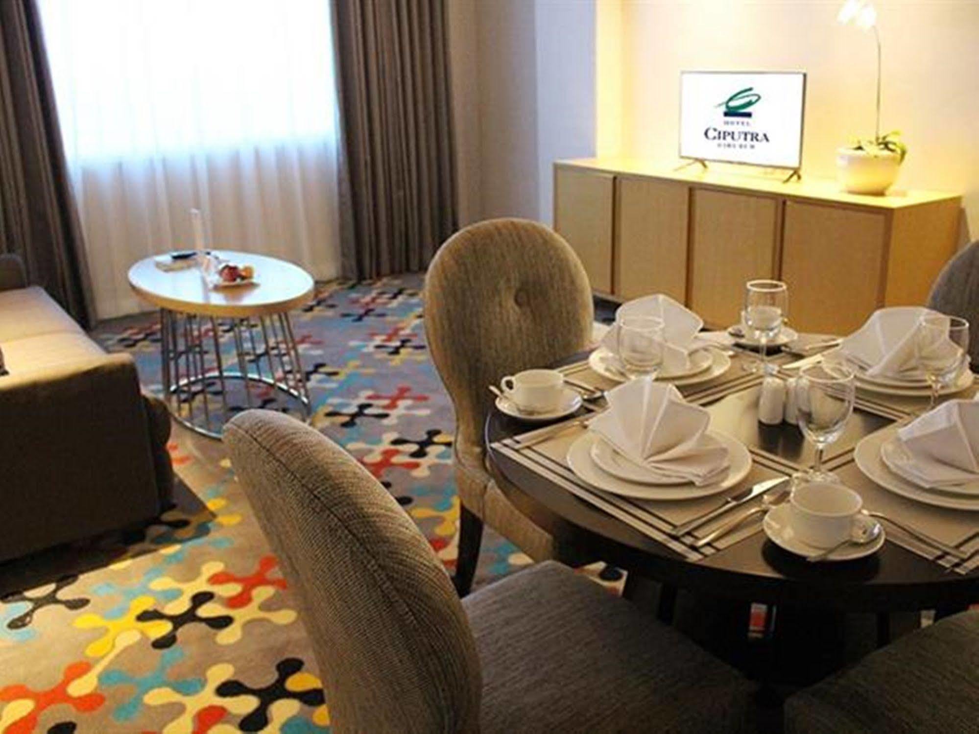 Hotel Ciputra Cibubur Managed By Swiss-Belhotel International Zewnętrze zdjęcie